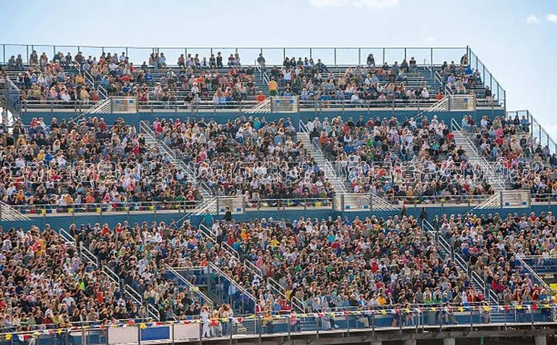 ng28苹果下载百度翻译运动鞋和足球鞋，该如何选择？哪种更适合您的脚步？